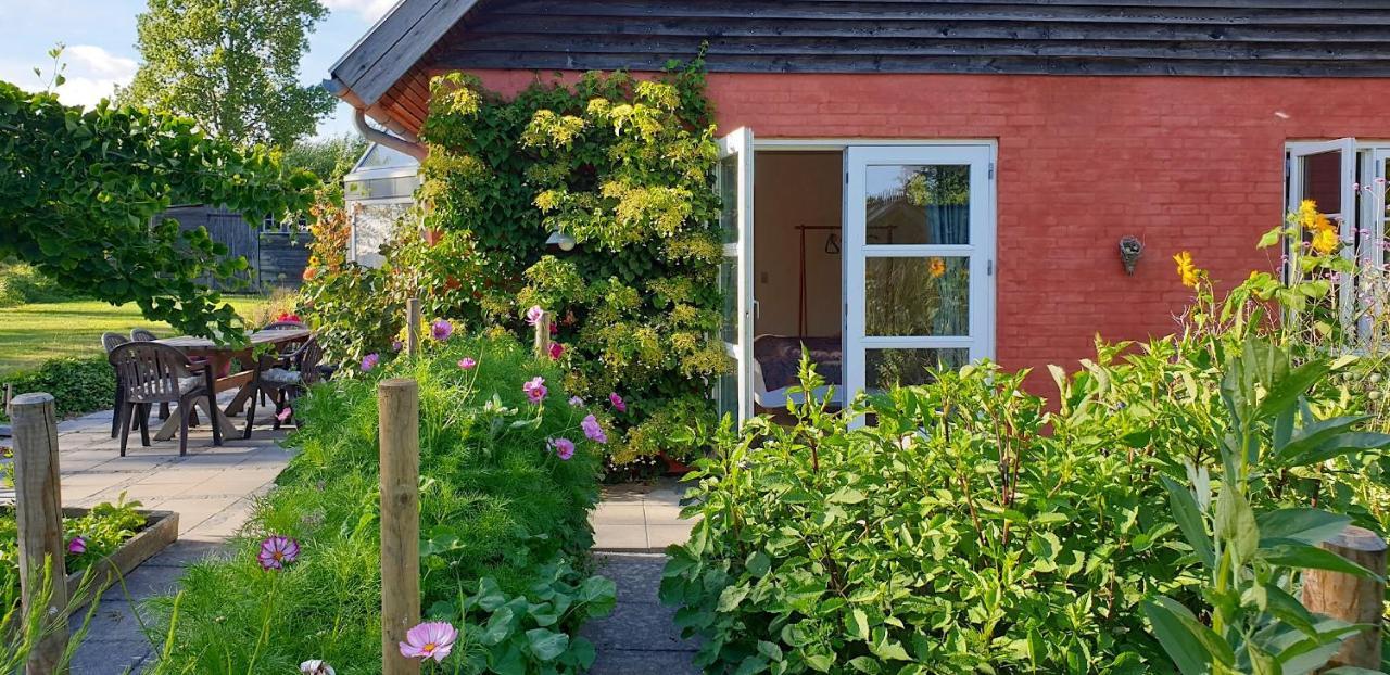 Farmors Hus Aparthotel Rude  Buitenkant foto