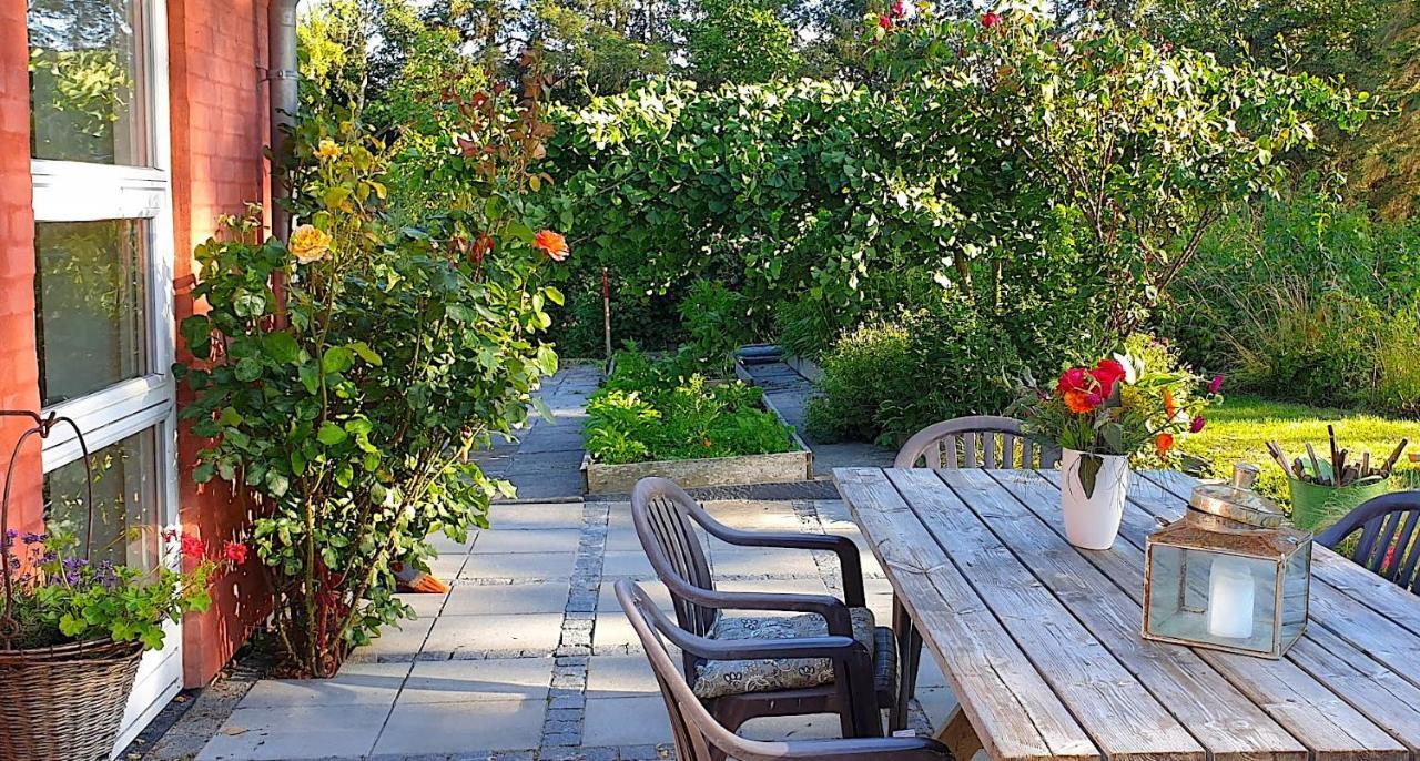 Farmors Hus Aparthotel Rude  Buitenkant foto