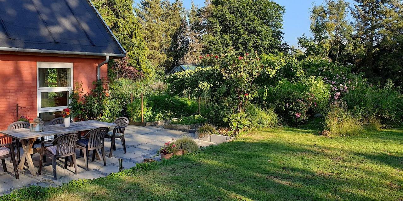 Farmors Hus Aparthotel Rude  Buitenkant foto